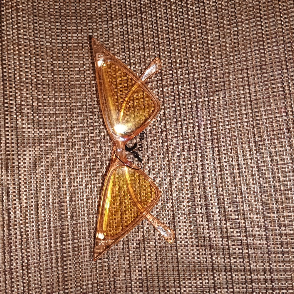 Stylish Orange Cat-Eye Sunglasses